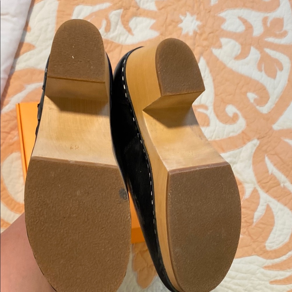 Swedish Hasbeens Black Ankle Booties with Wooden Sole - Picture 3 of 4